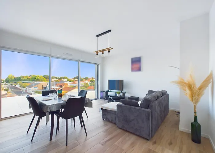 Pour 6 Proche Et Port